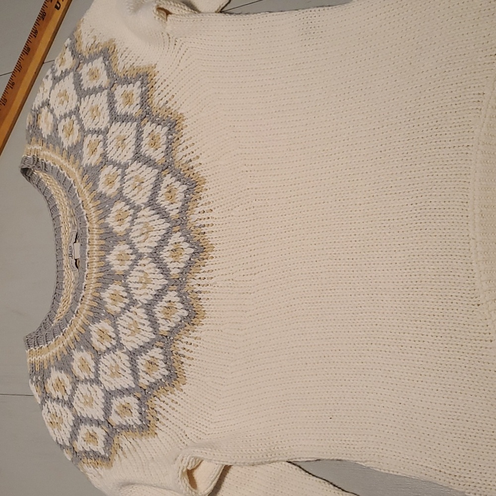 Vintage Bass Knit Sweater Cream with Gray and Tan detailed knit around the neck.